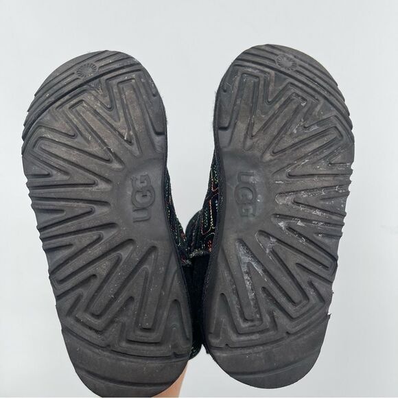 Ugg Girl’s Black Multicolor Classic II Graphic Stitch Boots Size 2 - Picture 11 of 13